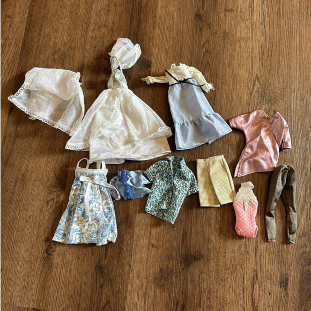 Vintage Barbie Lot of 10‎ Items of Clothing Wedding Dress Swimsuit Shorts Shirt